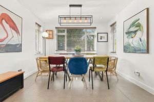 LAKESIDE LODGE- click for photo gallery